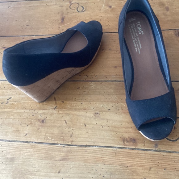 New Tom’s black wedges - Picture 5 of 5
